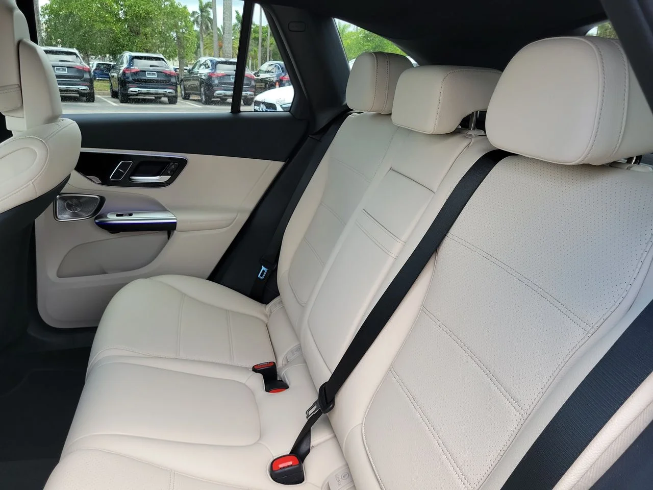 New 2027 Black Mercedes-Benz GLC 300 image 14