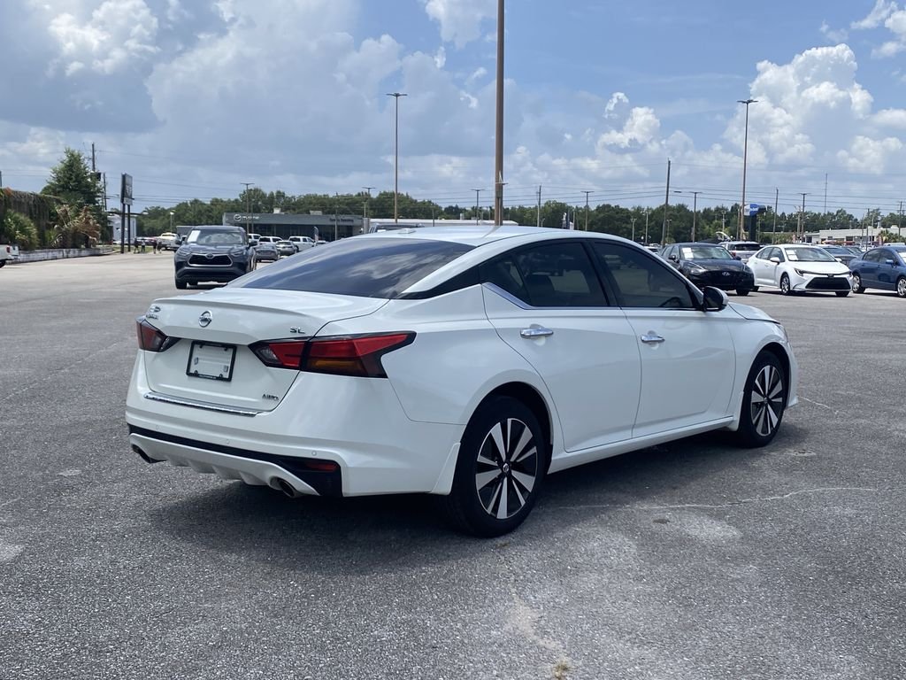 Used 2022 Pearl White Tricoat Nissan 2.5 SL image 8