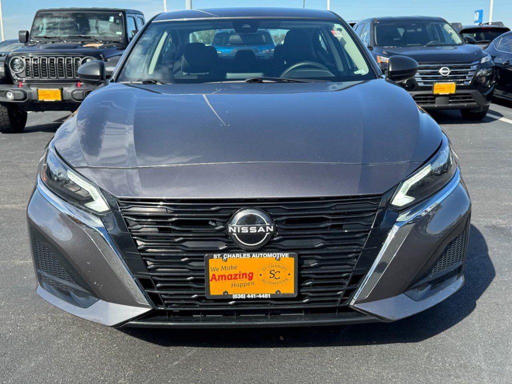 Used 2024 Gray Nissan 2.5 SV image 9