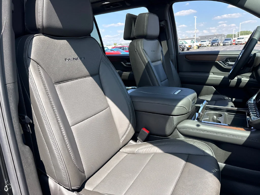 2026 GMC Yukon XL Denali - Photo 39