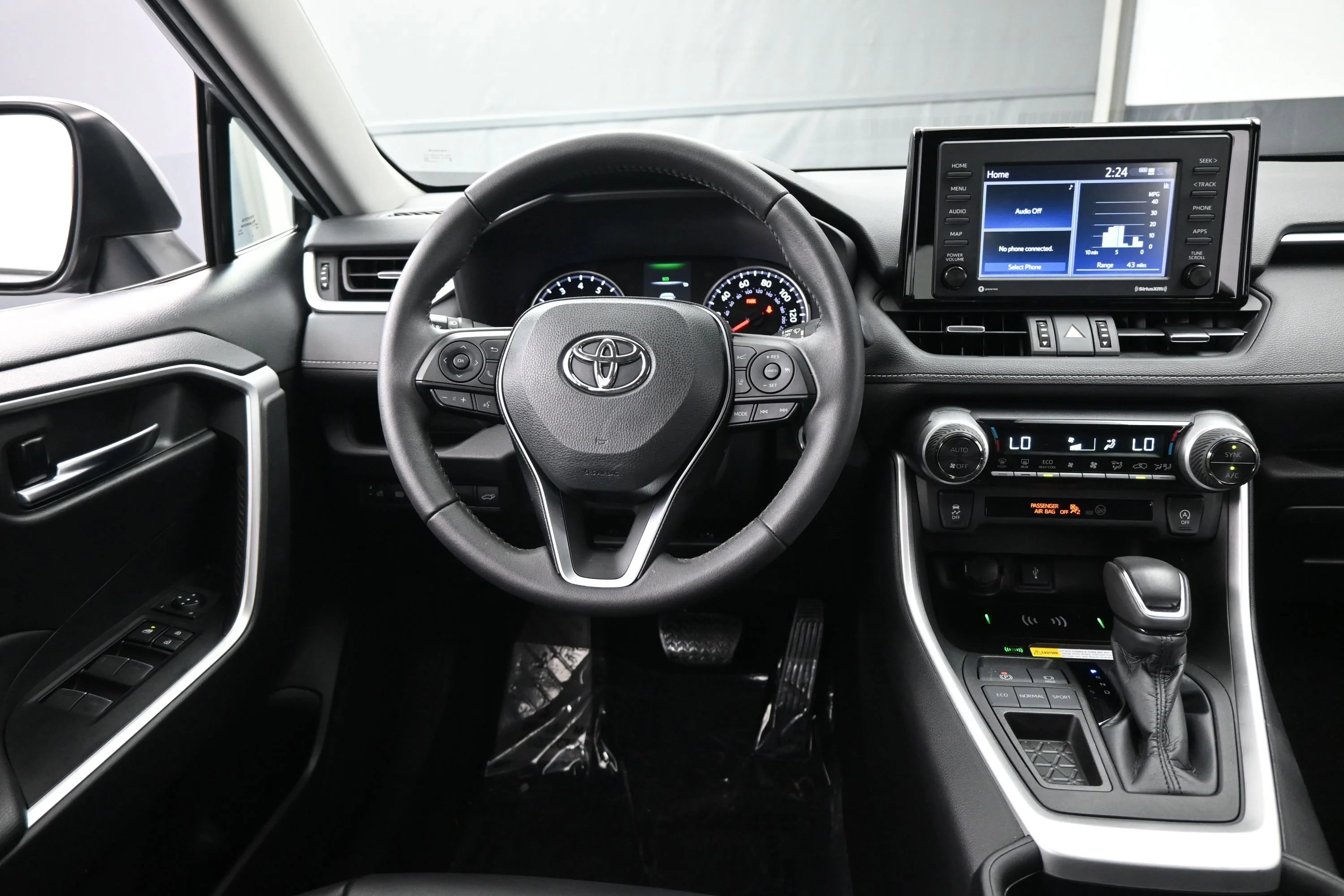 Used 2022 Silver Sky Metallic Toyota XLE Premium image 12