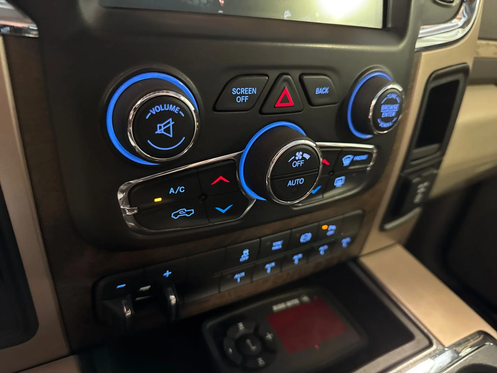 Used 2015 Black Ram Laramie Longhorn image 25