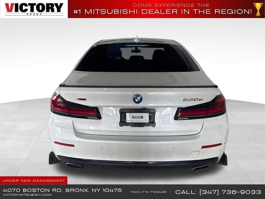 Used 2022 White BMW 530e iPerformance image 5