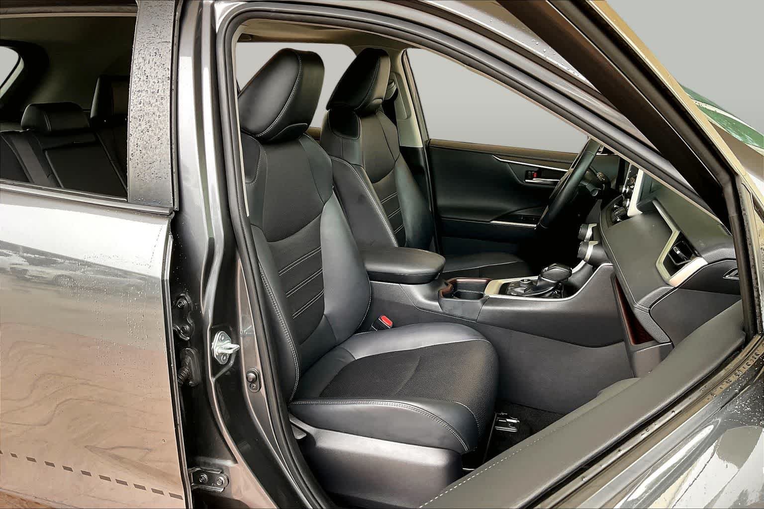 Used 2020 Magnetic Gray Metallic Toyota Hybrid Limited image 8