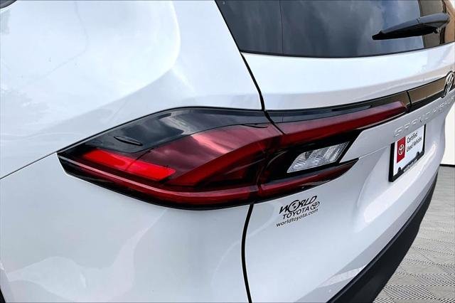 Certified Used 2025 WIND CHILL PEARL Toyota  image 29