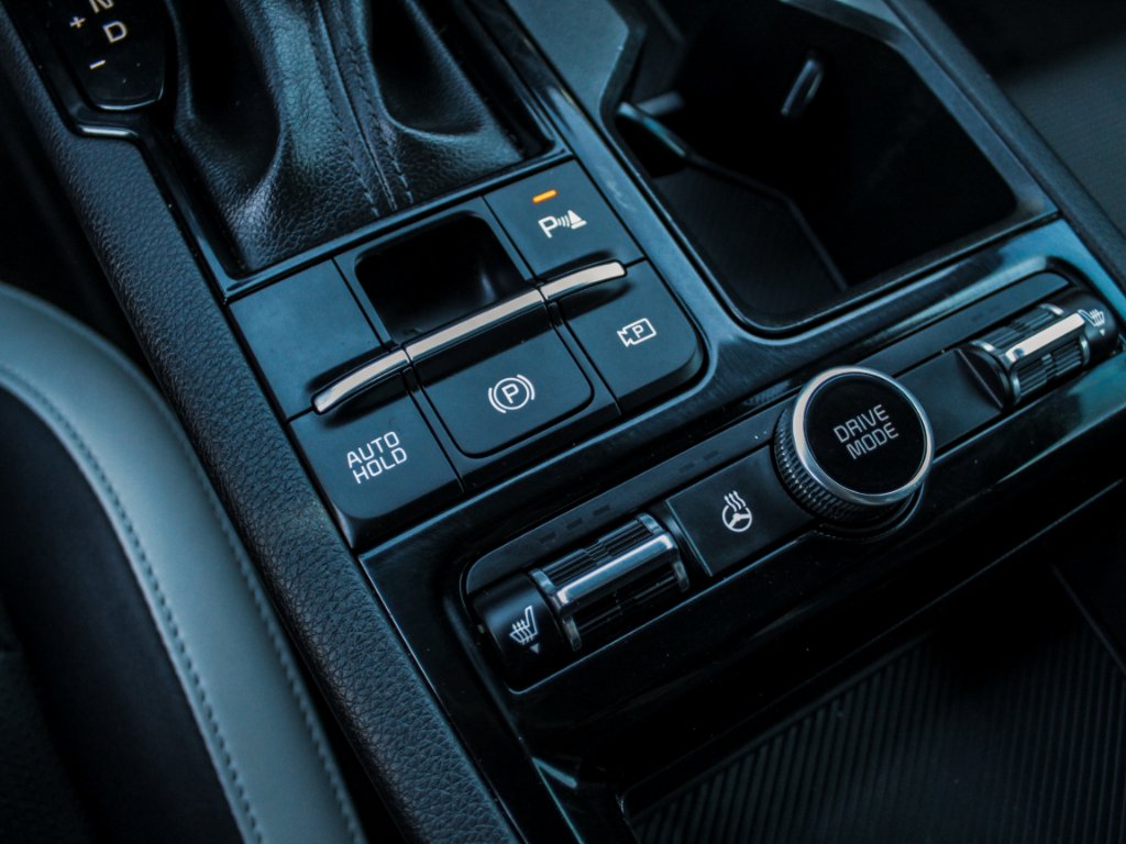 Used 2025 Snow White Pearl Kia GT-Line image 18