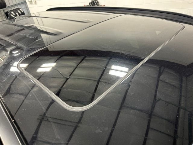 Used 2023 Phantom Black Hyundai SEL image 19