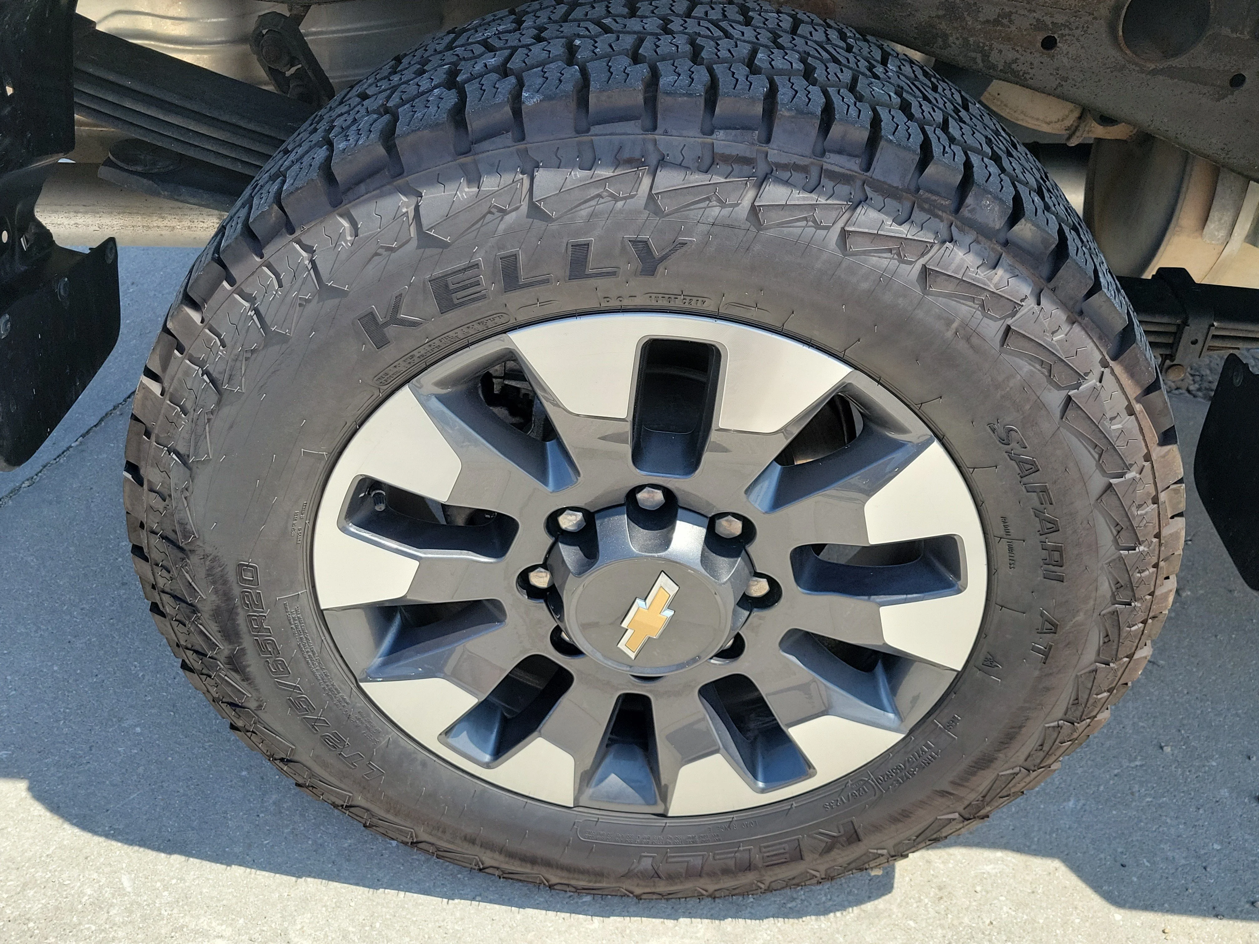 Used 2021 Black Chevrolet Custom image 10