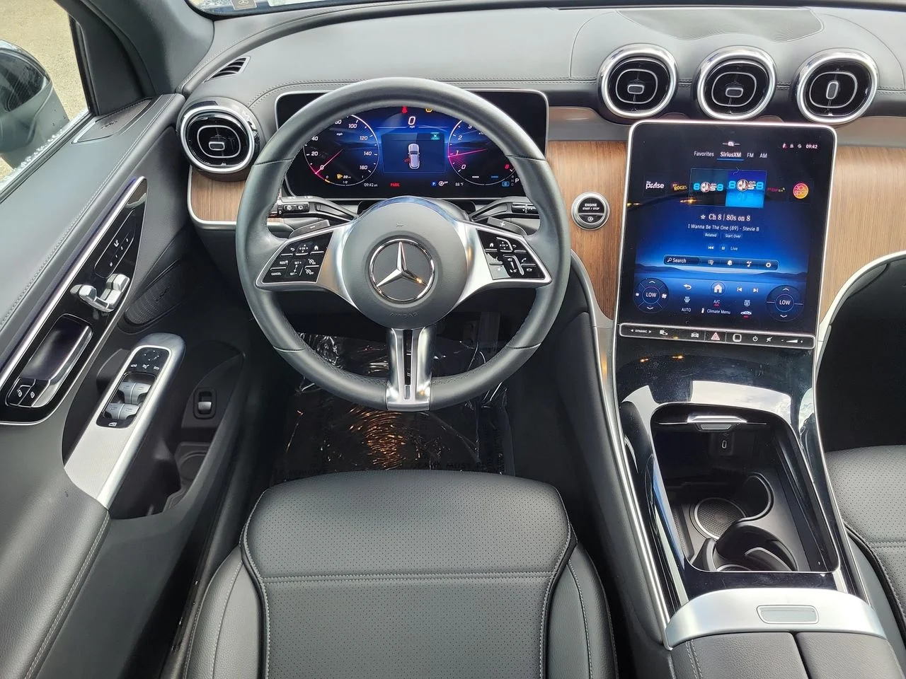 Certified Used 2025 Black Mercedes-Benz GLC 300 image 15