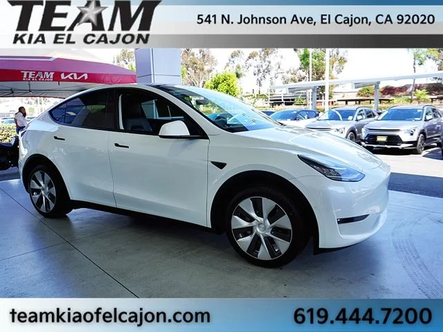 Used 2022  Tesla Long Range image 10