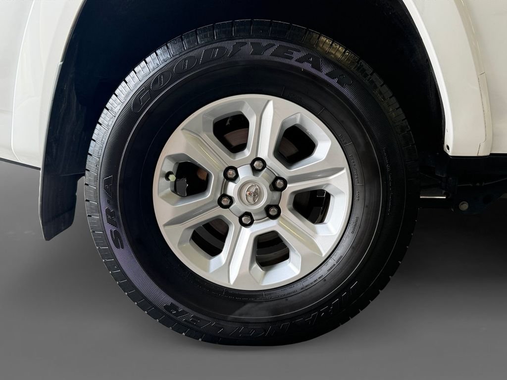 Used 2022 White Toyota SR5 Premium image 8