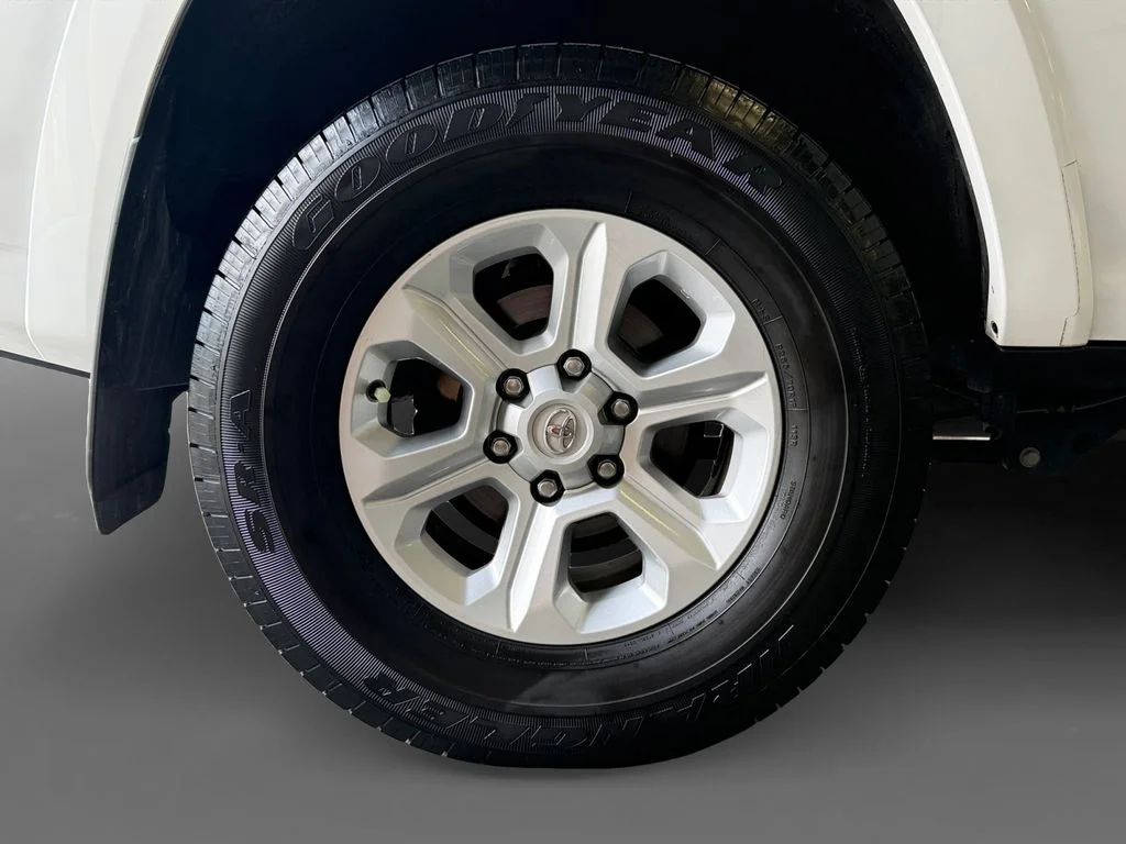 Used 2022 White Toyota SR5 Premium image 8