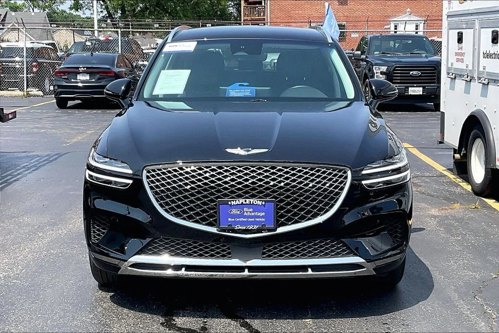 Used 2025 Black Genesis 2.5T image 2