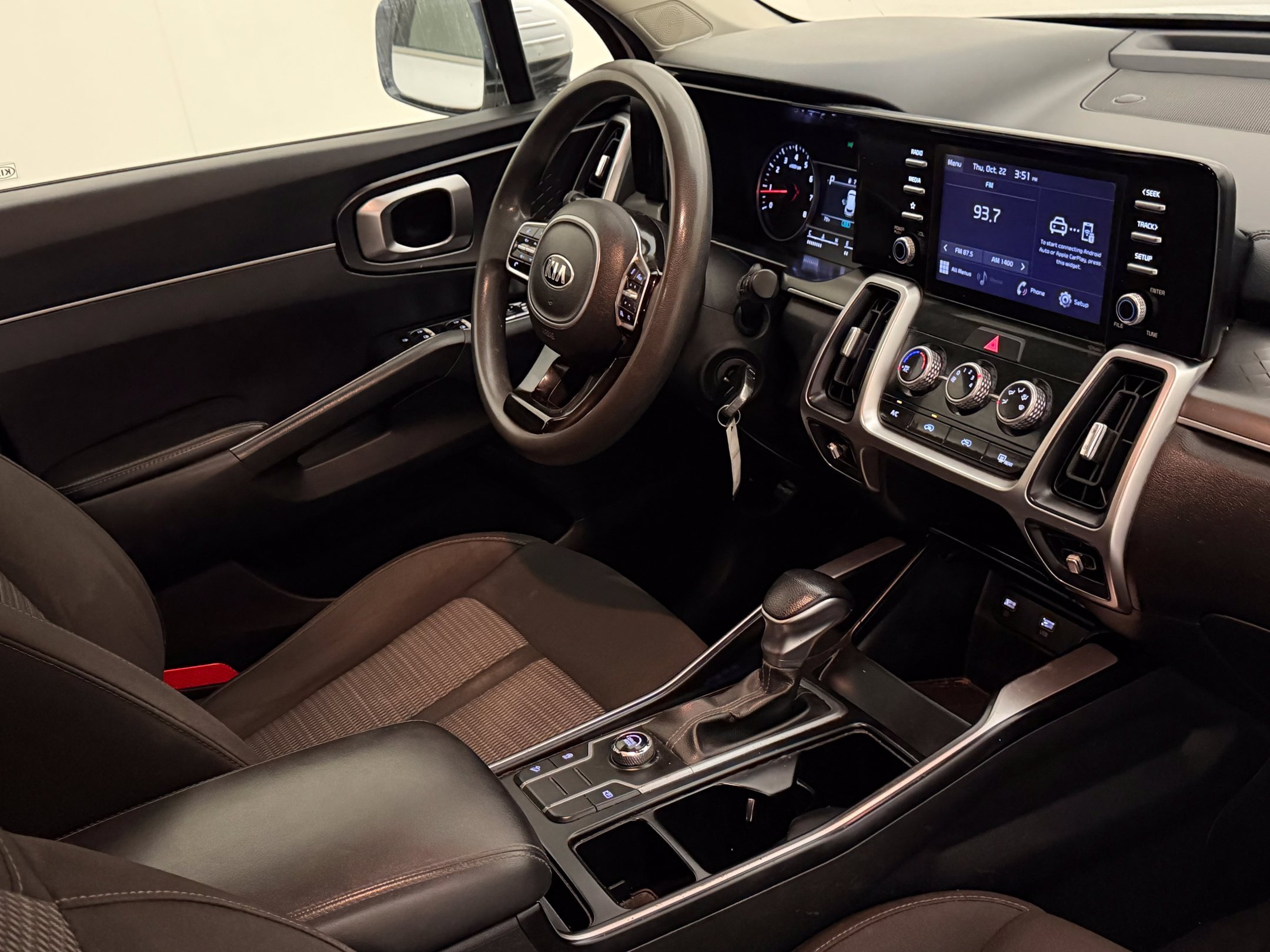 Used 2021 Glacial White Pearl Kia LX image 21