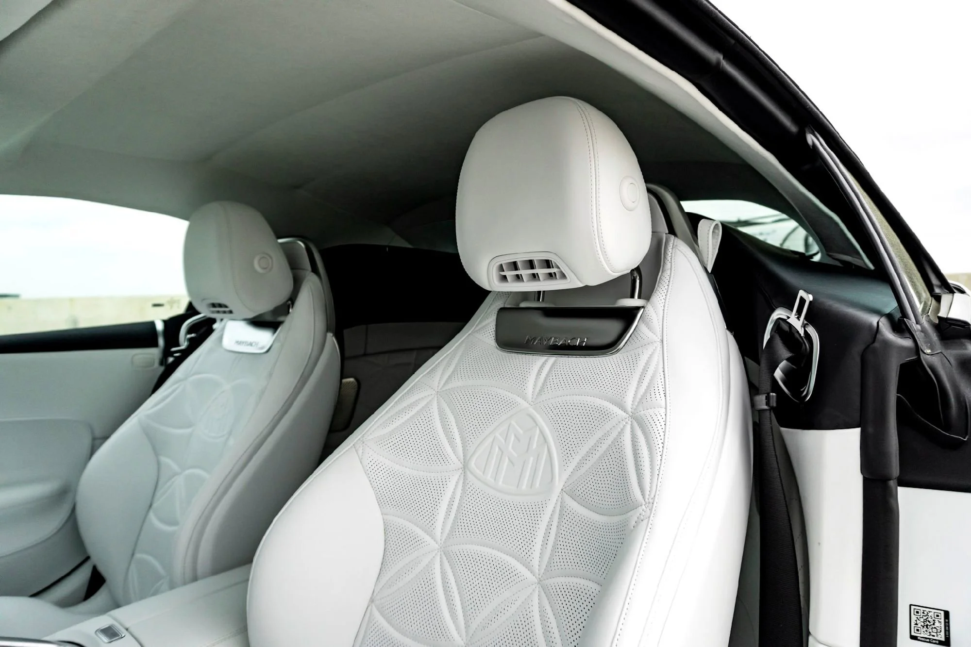 New 2026 White Mercedes-Benz Maybach SL 680 Monogram Series image 18