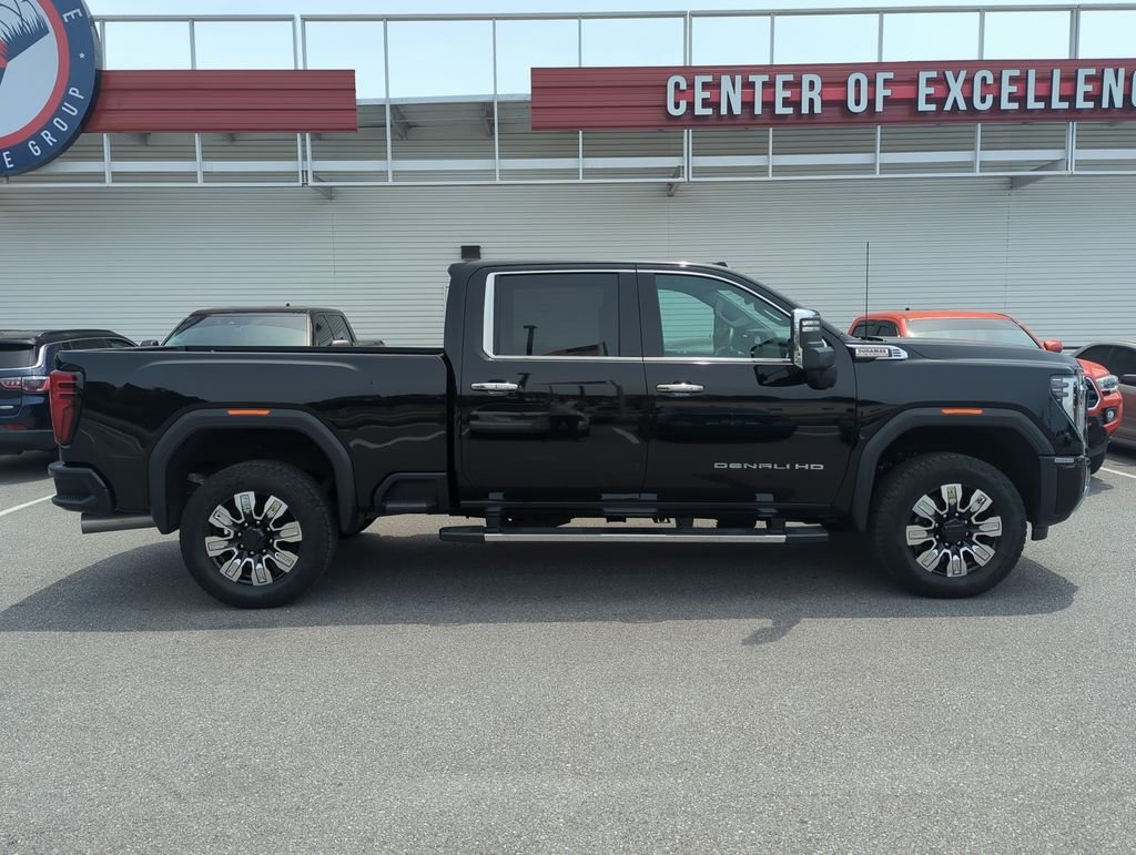 Used 2025 Black GMC Denali image 7