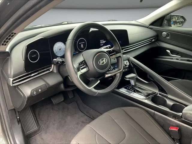 Used 2025 Gray Hyundai SEL Convenience image 18