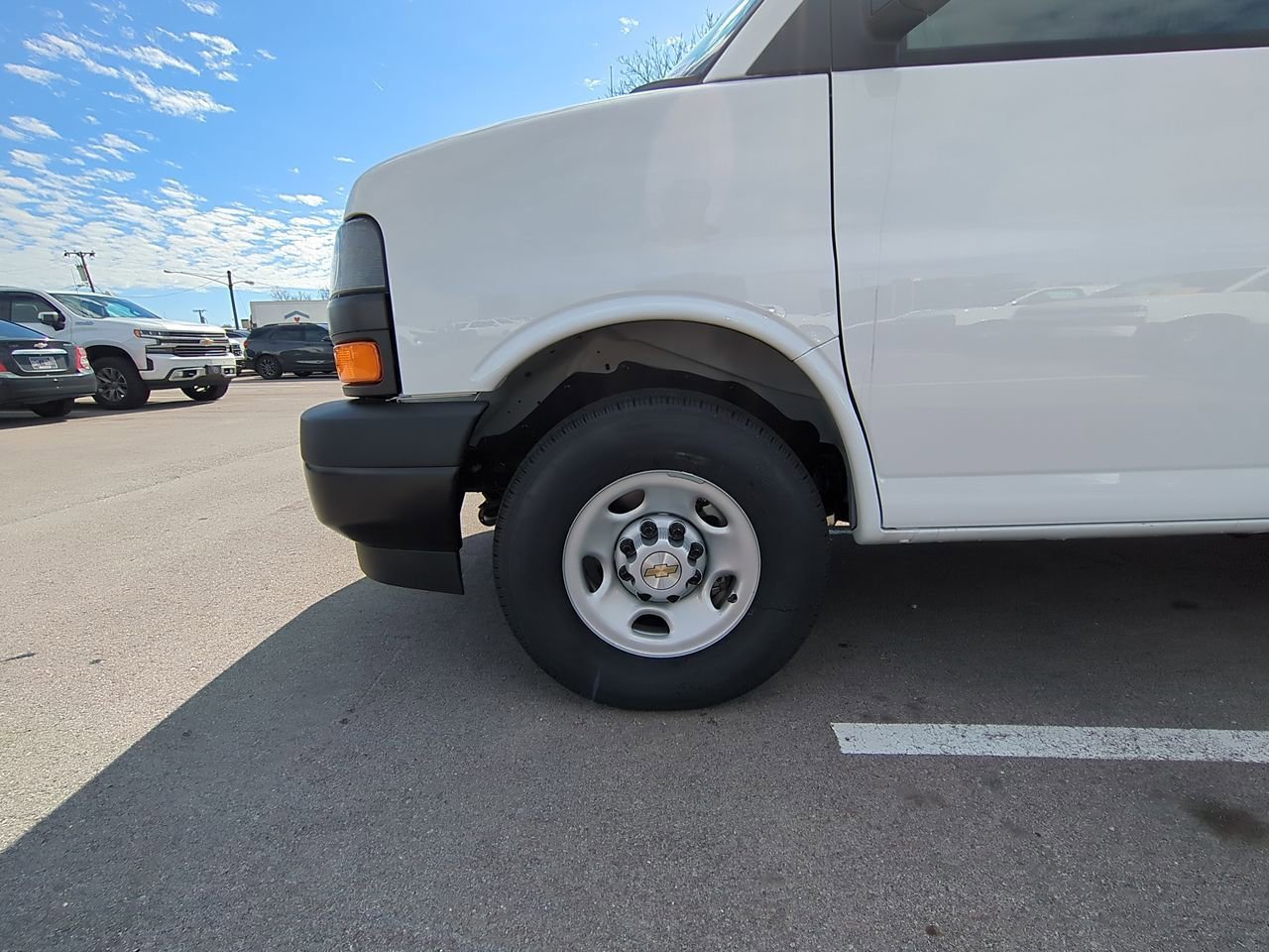 2025 Chevrolet Express Cargo Work Van - Photo 31