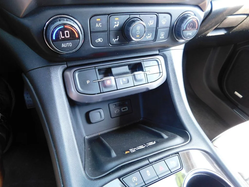 Used 2021 Midnight Blue Metallic GMC AT4 image 46