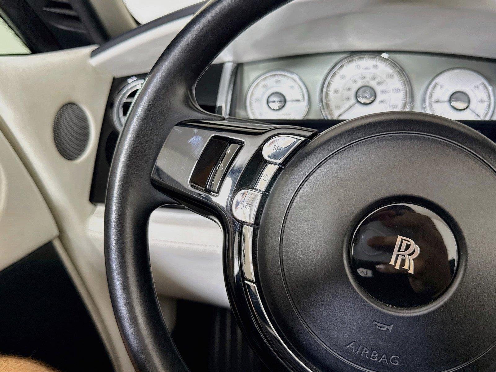 Used 2018 Obsidian Rolls-Royce  image 22