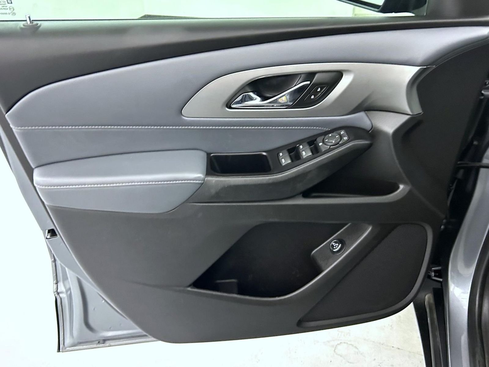 Used 2019 Gray Chevrolet LT image 9