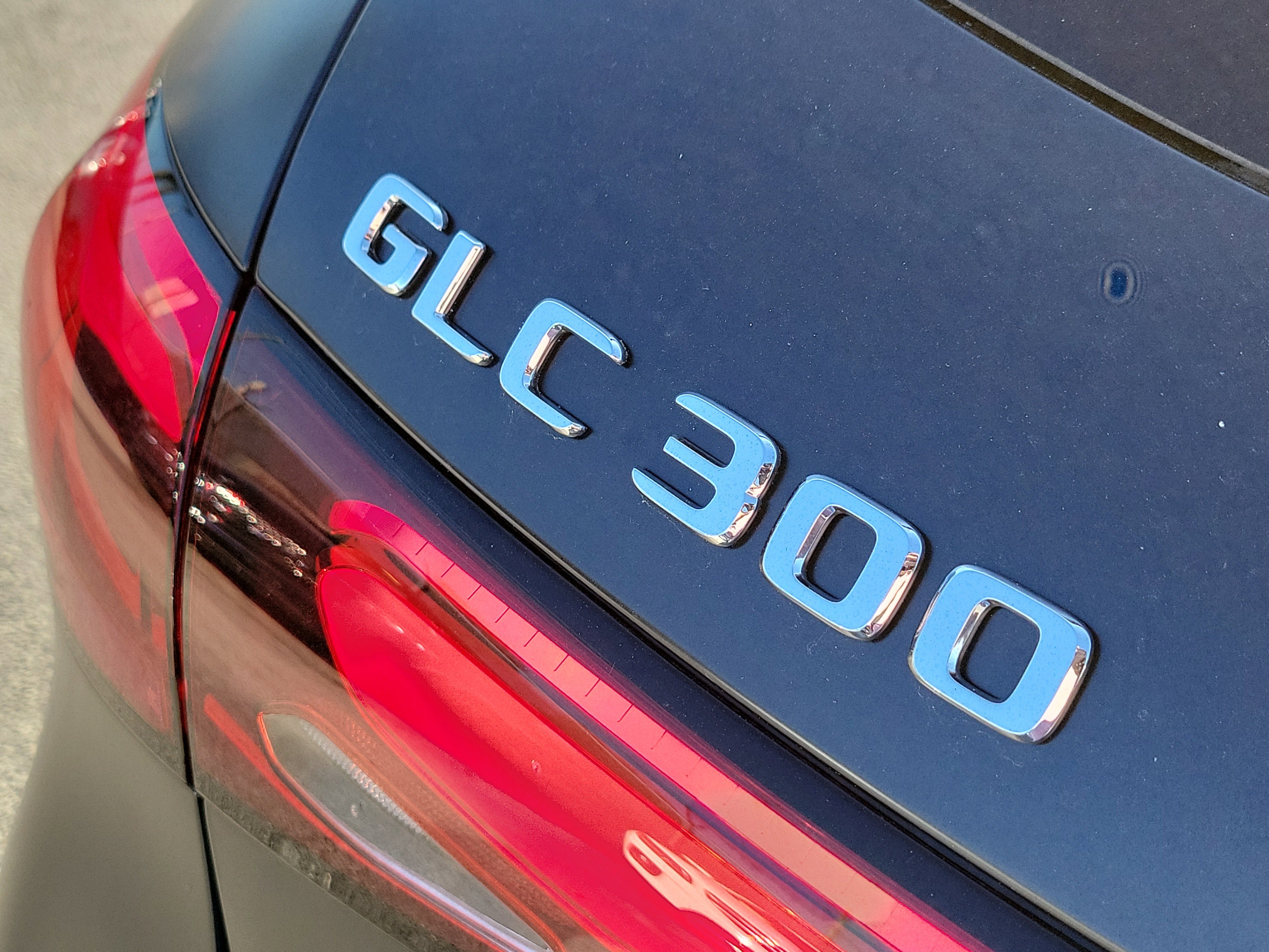 New 2026 MANUFAKTUR exclusive graphite grey magno Mercedes-Benz GLC 300 image 8
