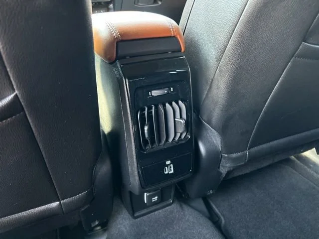 Used 2024 None Jeep Limited image 21