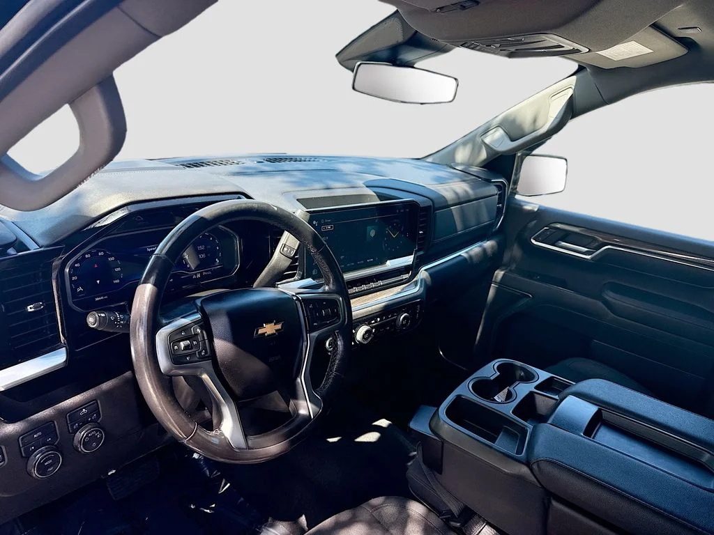 Used 2022 Black Chevrolet LT image 10
