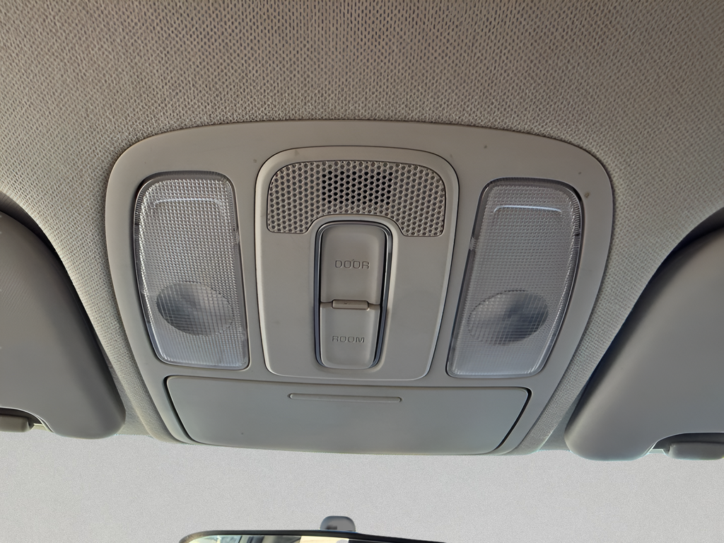 Used 2018 Gray Kia Exclaim image 27