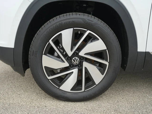 New 2026 Opal White Pearl Volkswagen 2.0T SEL image 11