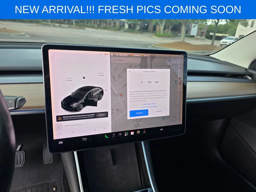 Used 2018  Tesla Long Range Battery image 11