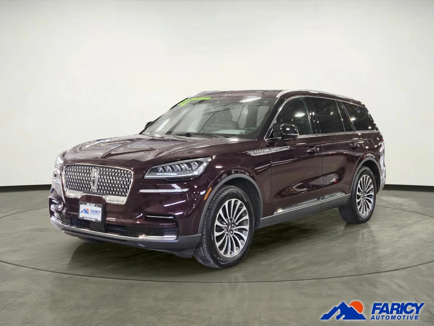 Used 2024 Diamond Red Metallic Tinted Clearcoat LINCOLN RESERVE image 1
