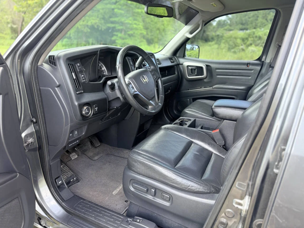 Used 2013 Gray Honda RTL 4x4 4dr Crew Cab image 12