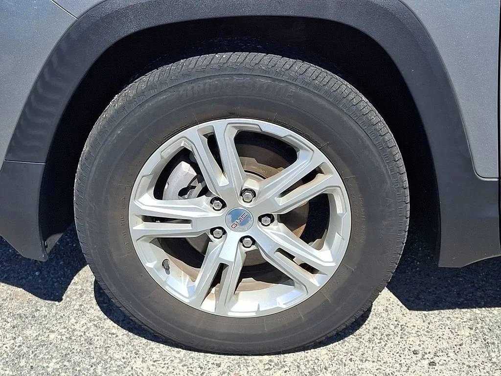 Used 2023 STERLING METALLIC GMC SLE image 5