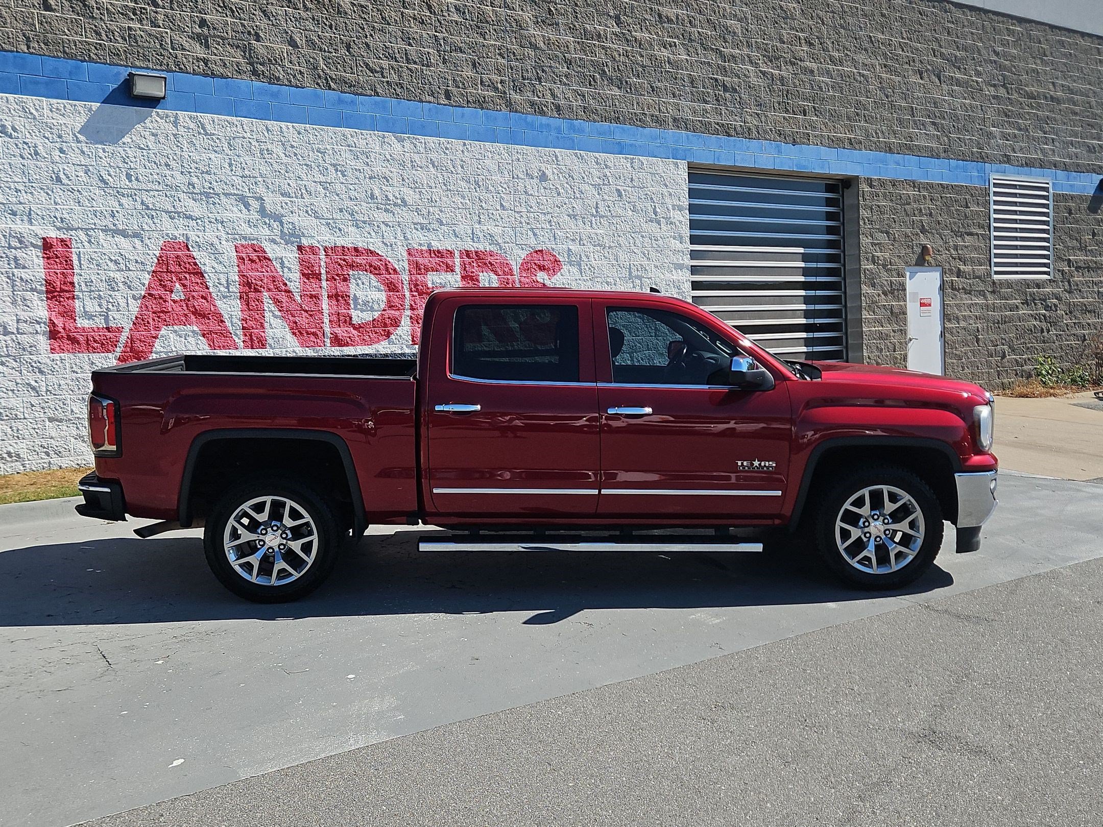 Used 2018 Red Quartz Tintcoat GMC SLT image 8