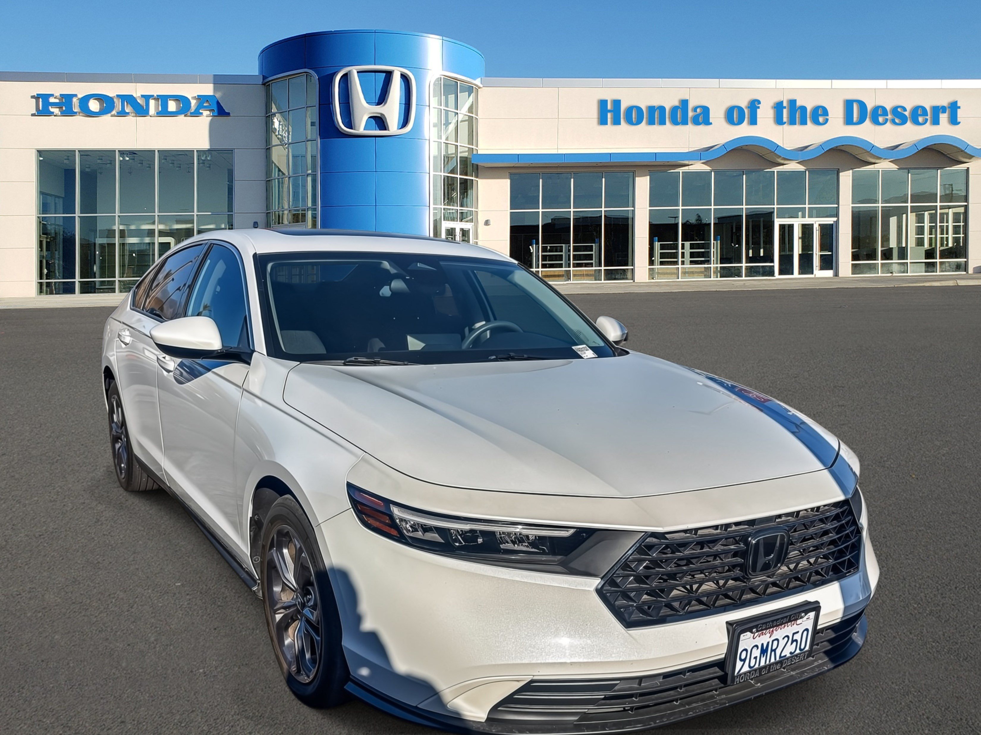 Used 2023 Platinum White Pearl Honda EX image 1