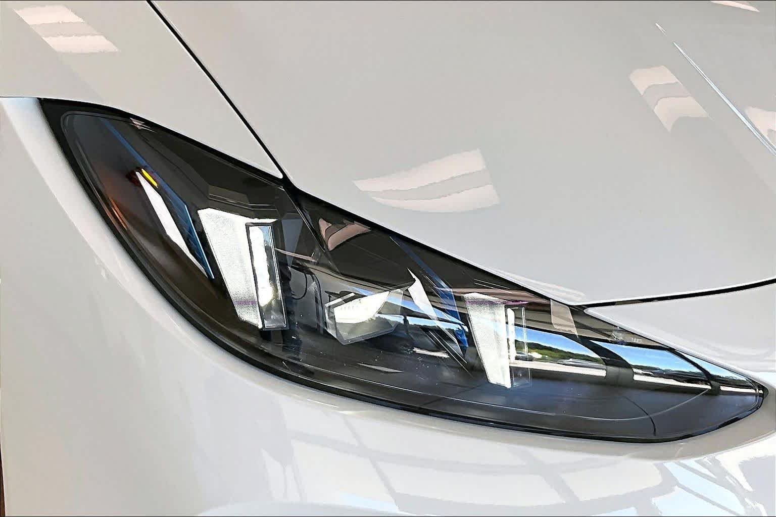 Used 2026 Alpine White BMW Competition image 13