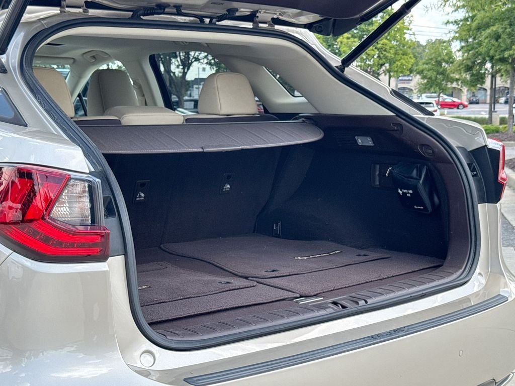 Used 2016 Beige Lexus 350 image 33