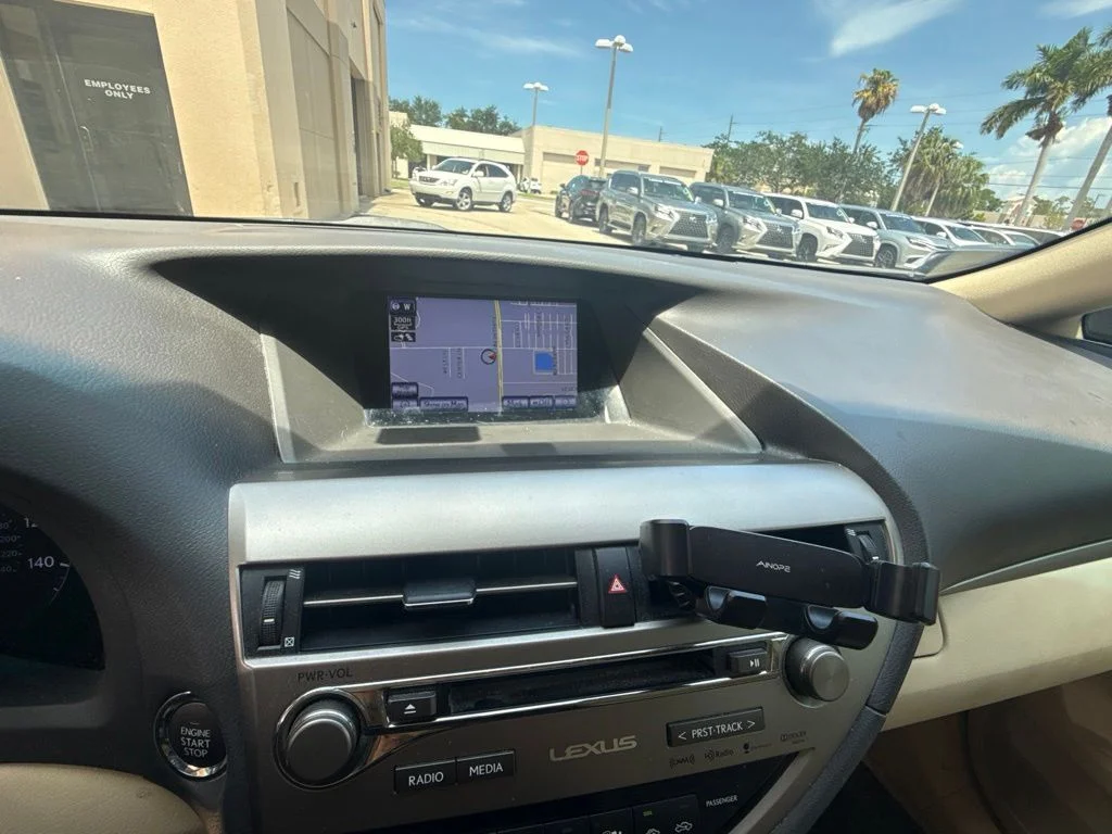 Used 2015  Lexus 350 image 18