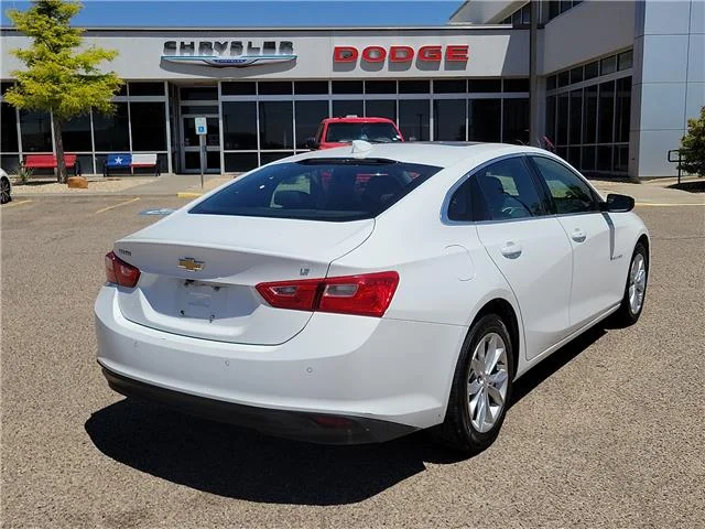 Used 2024 Summit White Chevrolet 1LT image 3