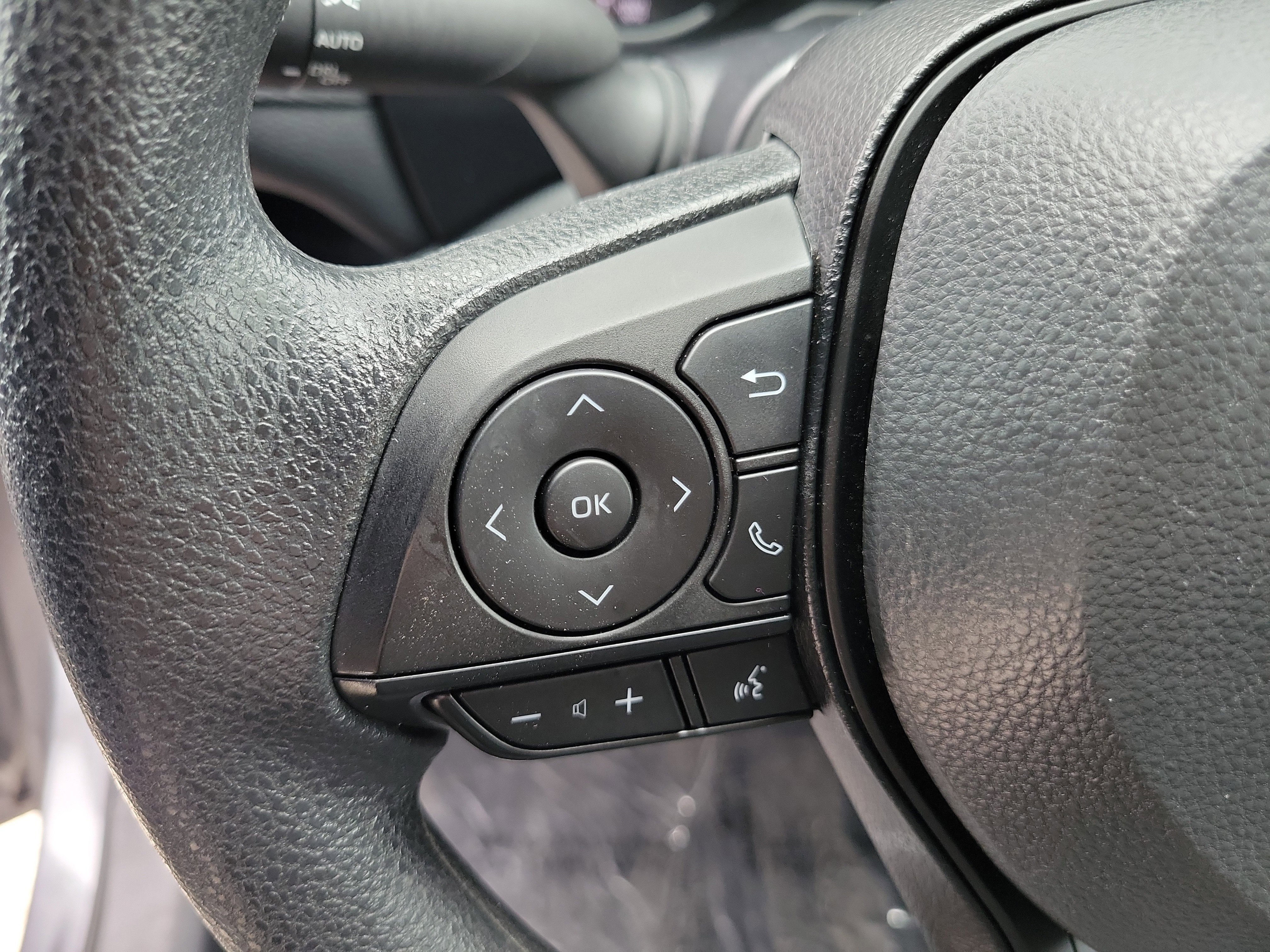 Used 2025 Magnetic Gray Metallic Toyota XLE image 29