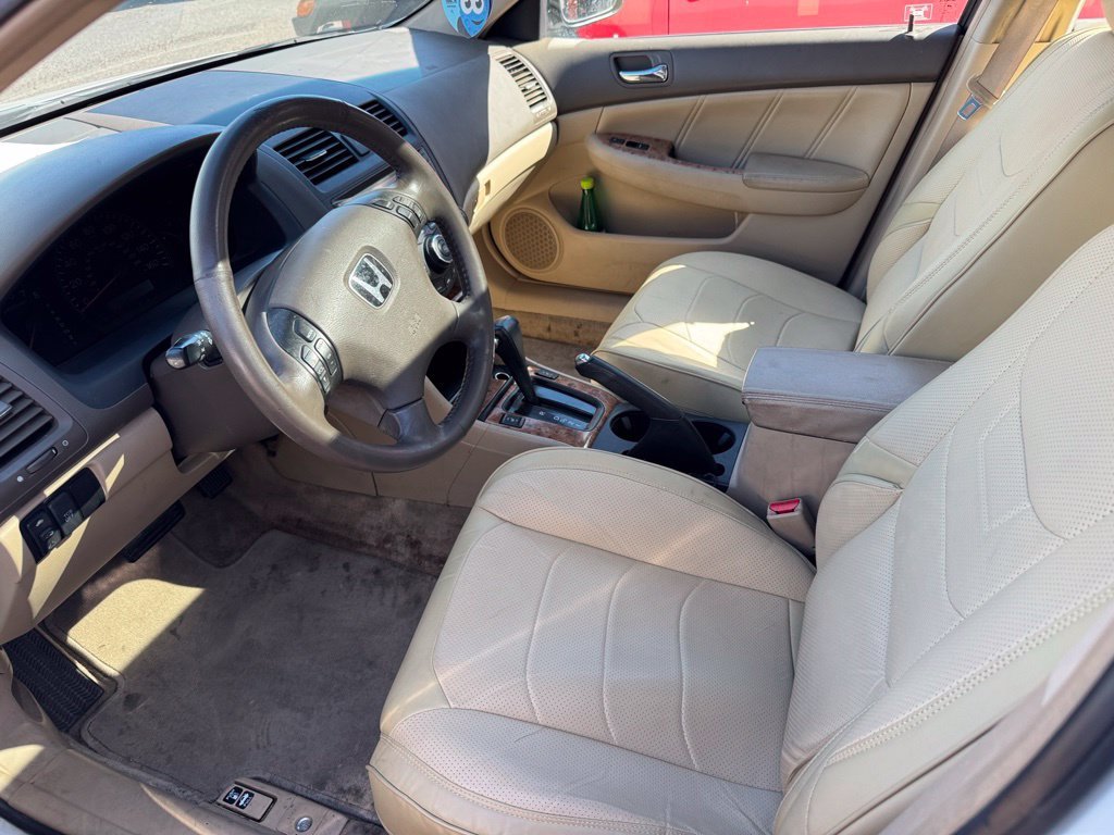 Used 2004 Taffeta White Honda EX-L image 22