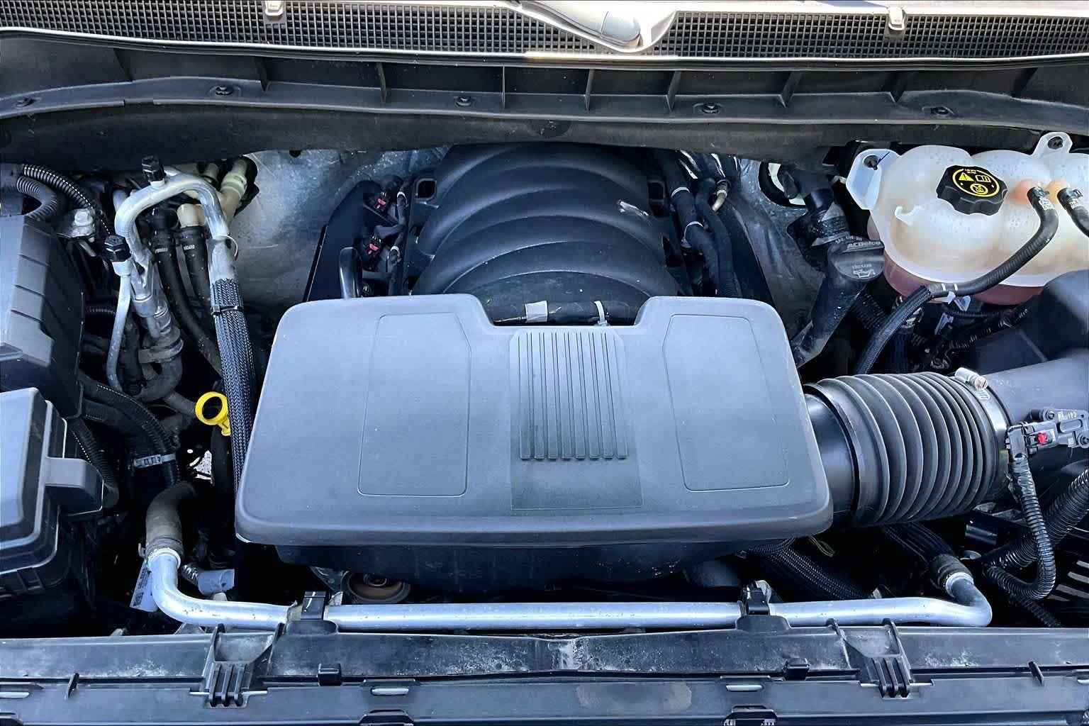 Used 2023 Black Chevrolet Z71 image 33