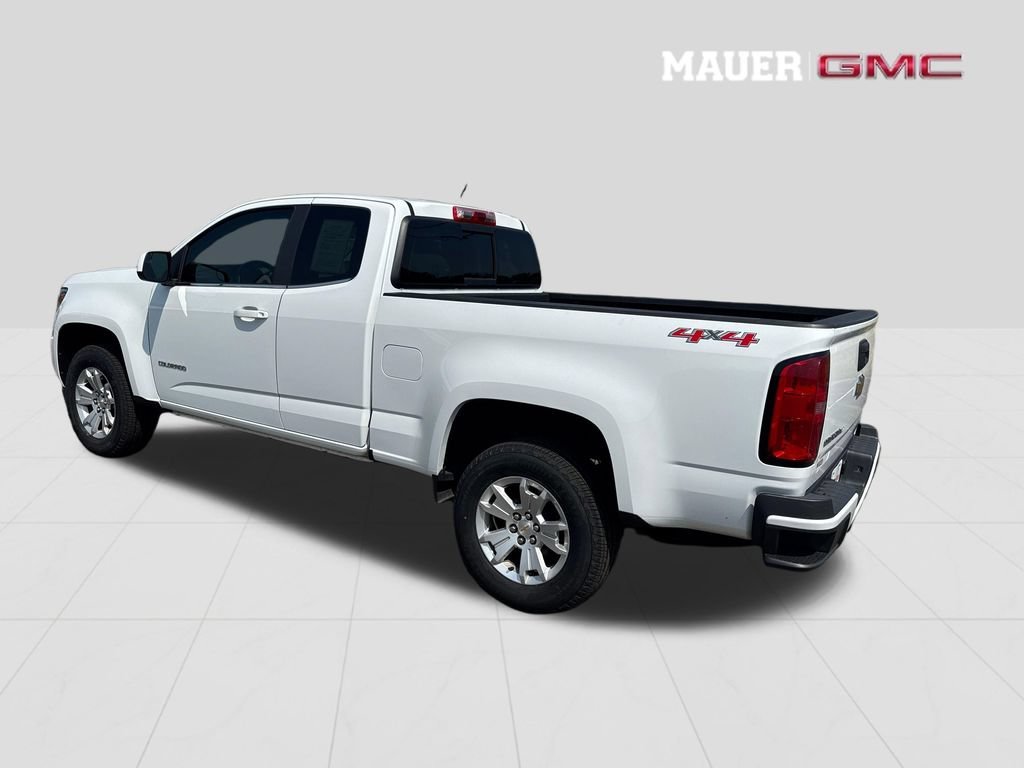 Used 2018 SUMMIT WHITE Chevrolet 4WD LT image 4