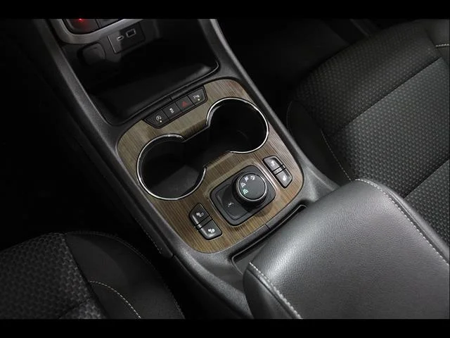 2023 GMC Acadia SLE - Photo 16
