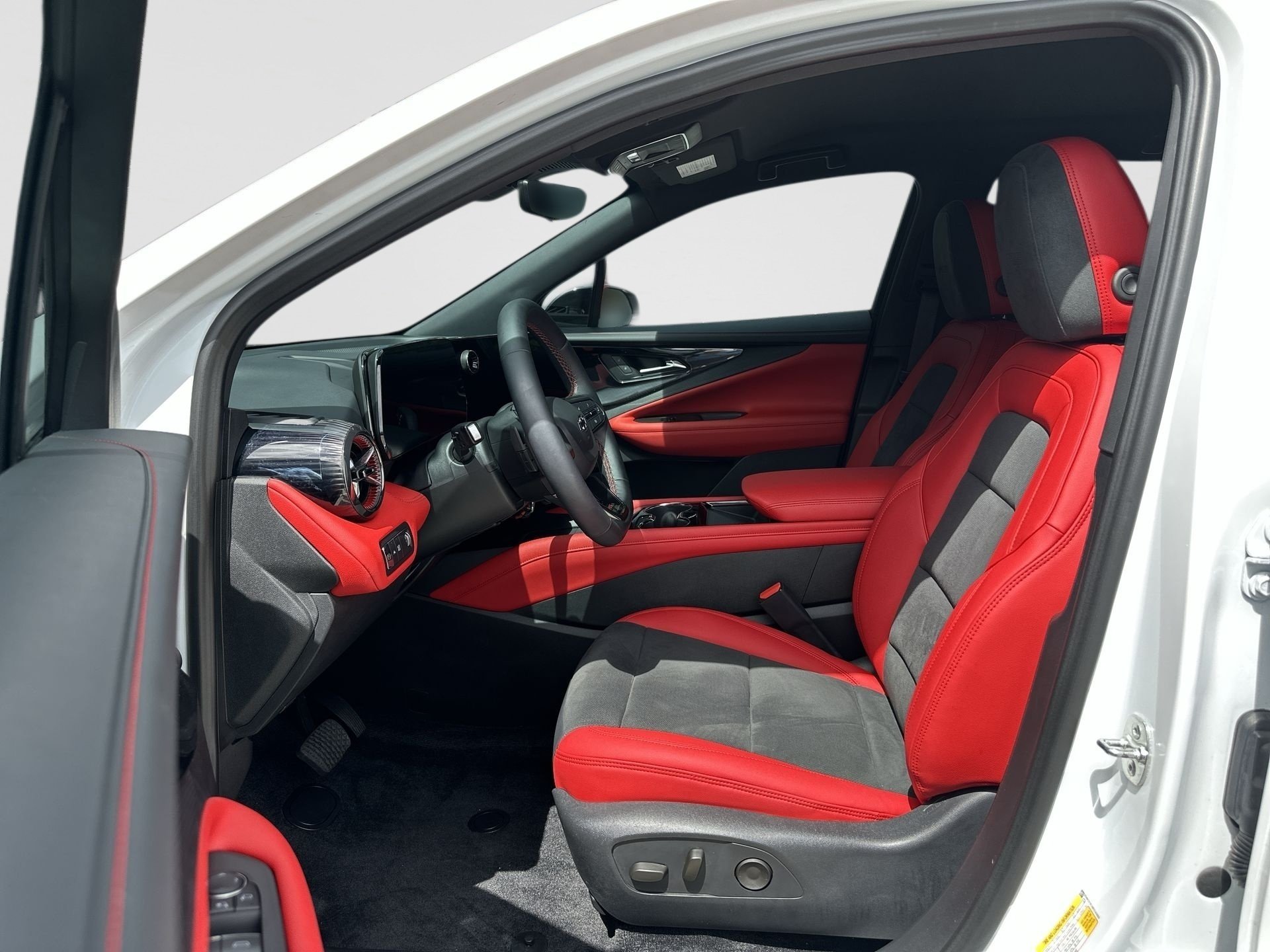 2024 Chevrolet Blazer EV RS - Photo 18