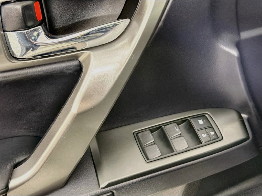 Used 2023 Black Lexus 460 image 18