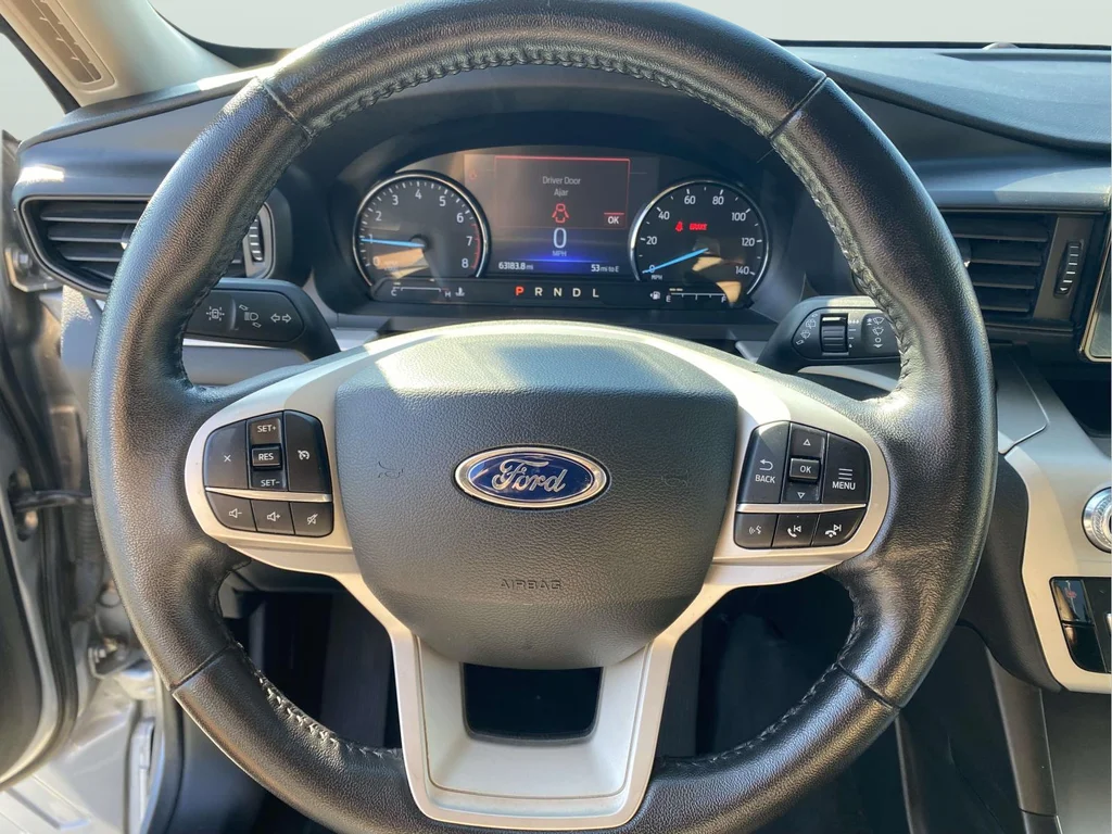 Used 2023 Silver Metallic Ford XLT image 21
