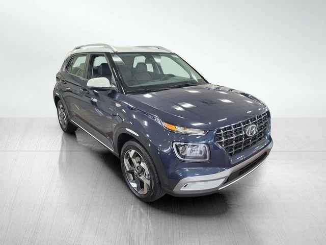 Used 2025 White Hyundai Limited image 3