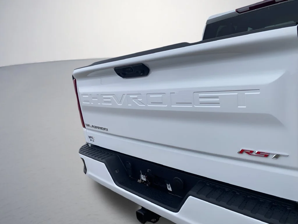New 2026 White Chevrolet RST image 41